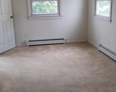 702 Edmunds Avenue - Photo Thumbnail 6