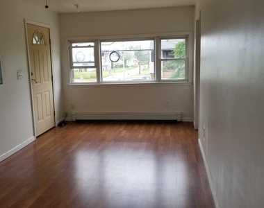 702 Edmunds Avenue - Photo Thumbnail 4