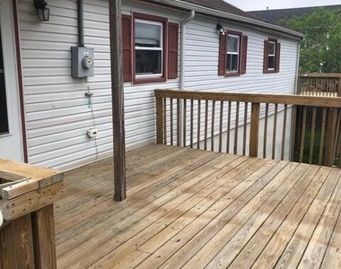 702 Edmunds Avenue - Photo Thumbnail 9