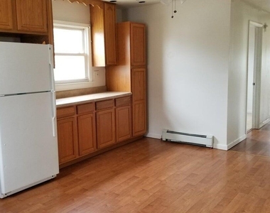 702 Edmunds Avenue - Photo Thumbnail 2