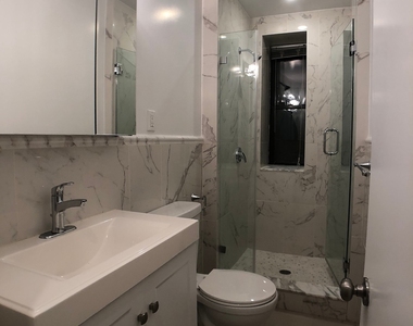 East 58 Street - Photo Thumbnail 3