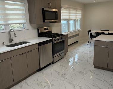 2025 Lesser Parkway - Photo Thumbnail 1