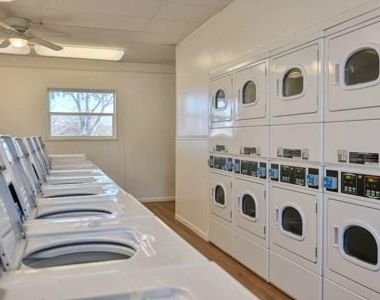 3300 Edgewood Drive - Photo Thumbnail 10