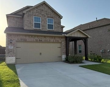 4617 Golden Gate Way - Photo Thumbnail 2