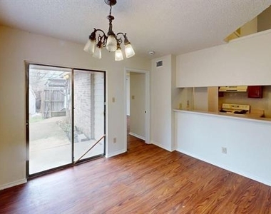 732 Versailles Street - Photo Thumbnail 5