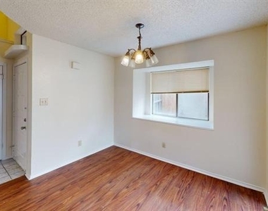 732 Versailles Street - Photo Thumbnail 6