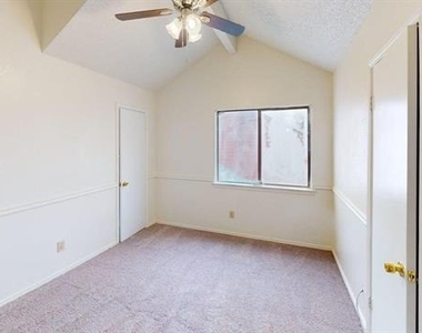 732 Versailles Street - Photo Thumbnail 11