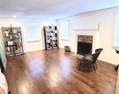 1403 S Donnybrook Avenue - Photo Thumbnail 3