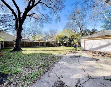 8715 Labron Avenue - Photo Thumbnail 27