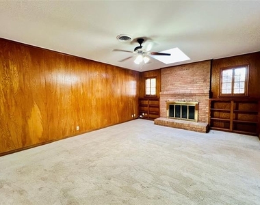 8715 Labron Avenue - Photo Thumbnail 10