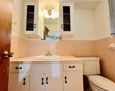 8715 Labron Avenue - Photo Thumbnail 18