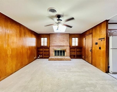 8715 Labron Avenue - Photo Thumbnail 7