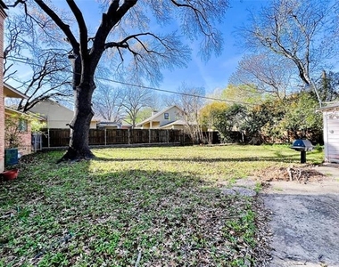 8715 Labron Avenue - Photo Thumbnail 28