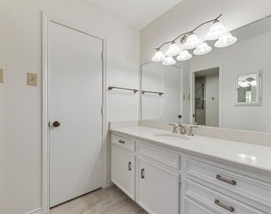 6943 Mill Falls Drive - Photo Thumbnail 13