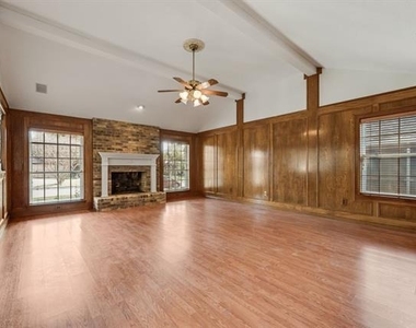 6943 Mill Falls Drive - Photo Thumbnail 8