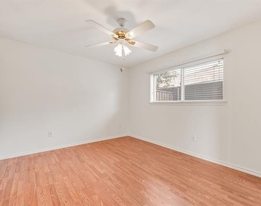 6943 Mill Falls Drive - Photo Thumbnail 16