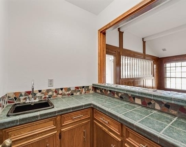 6943 Mill Falls Drive - Photo Thumbnail 12