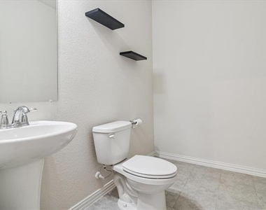235 Hadley Lane - Photo Thumbnail 14