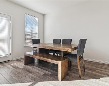 235 Hadley Lane - Photo Thumbnail 6
