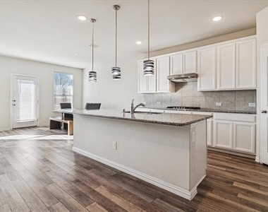 235 Hadley Lane - Photo Thumbnail 5
