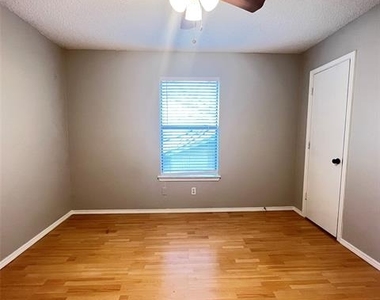 104 Woodie Way - Photo Thumbnail 7