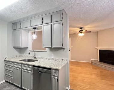 104 Woodie Way - Photo Thumbnail 5