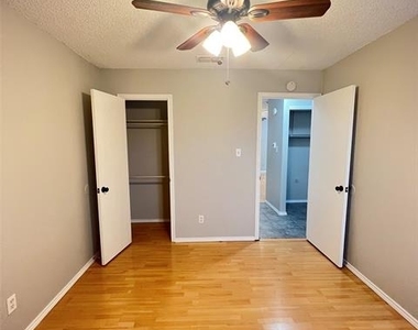 104 Woodie Way - Photo Thumbnail 8