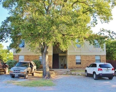 104 Woodie Way - Photo Thumbnail 11