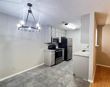 104 Woodie Way - Photo Thumbnail 4