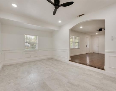 1104 Belvedere Drive - Photo Thumbnail 9
