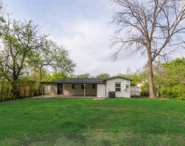 1104 Belvedere Drive - Photo Thumbnail 16