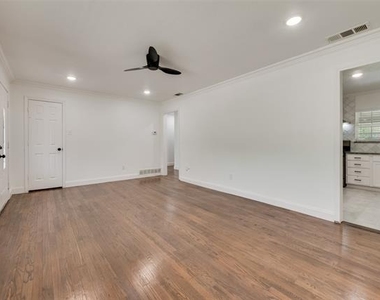 1104 Belvedere Drive - Photo Thumbnail 4