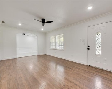 1104 Belvedere Drive - Photo Thumbnail 3