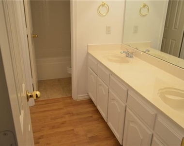 4725 Bristol Trace Trail - Photo Thumbnail 27