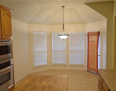 4725 Bristol Trace Trail - Photo Thumbnail 11