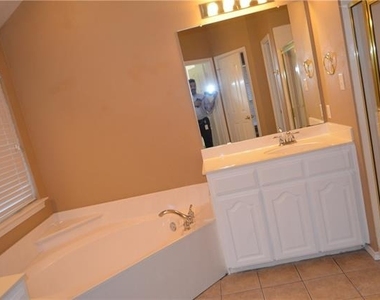 4725 Bristol Trace Trail - Photo Thumbnail 19