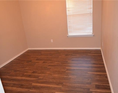 4725 Bristol Trace Trail - Photo Thumbnail 30