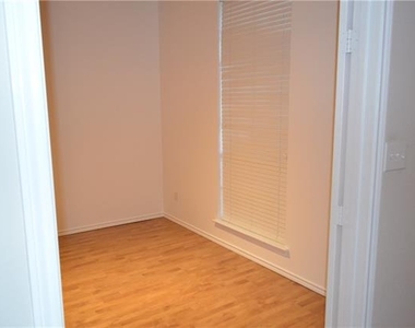 4725 Bristol Trace Trail - Photo Thumbnail 7