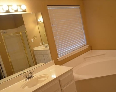 4725 Bristol Trace Trail - Photo Thumbnail 20