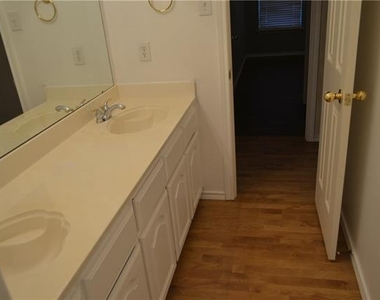 4725 Bristol Trace Trail - Photo Thumbnail 29