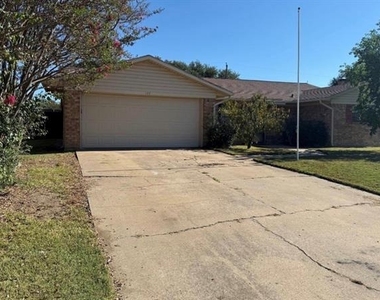124 Juanita Avenue - Photo Thumbnail 1