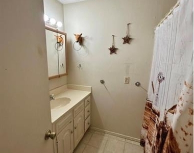 124 Juanita Avenue - Photo Thumbnail 10
