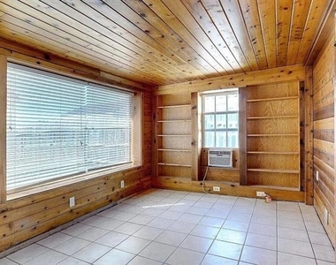 1400 Paintbrush Street - Photo Thumbnail 12