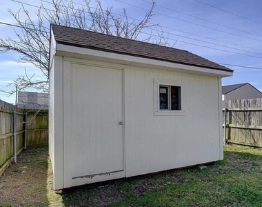 1400 Paintbrush Street - Photo Thumbnail 8
