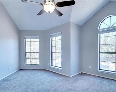 1400 Paintbrush Street - Photo Thumbnail 3