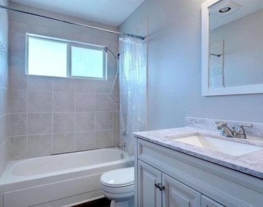 1400 Paintbrush Street - Photo Thumbnail 7