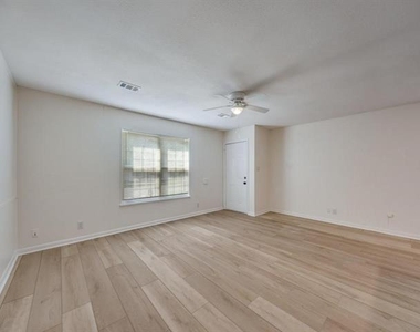 1721 W Walker Street - Photo Thumbnail 6