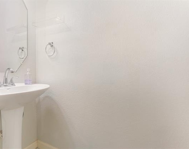 3611 Valley Forge Drive - Photo Thumbnail 8
