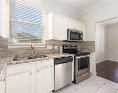 3611 Valley Forge Drive - Photo Thumbnail 6