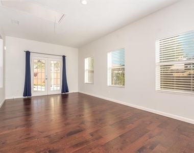3611 Valley Forge Drive - Photo Thumbnail 4